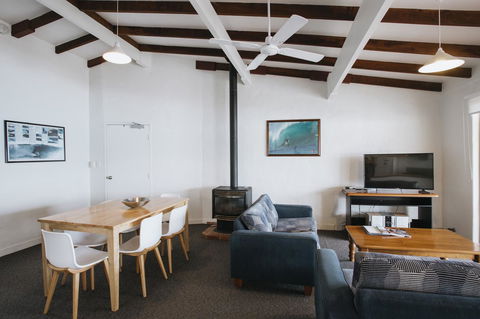 Canal Rocks Beachfront Apartments - Accommodation Port Hedland 2