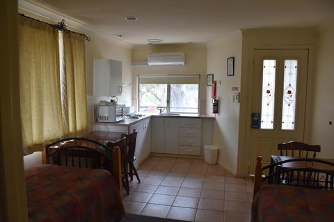 Mount Barker Valley Views Motel & Chalets, Western Australia - Accommodation Port Hedland 38