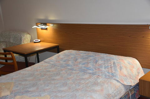 Mount Barker Valley Views Motel & Chalets, Western Australia - Accommodation Port Hedland 43