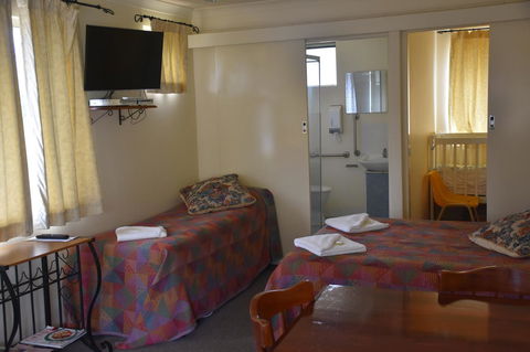 Mount Barker Valley Views Motel & Chalets, Western Australia - Accommodation Port Hedland 40