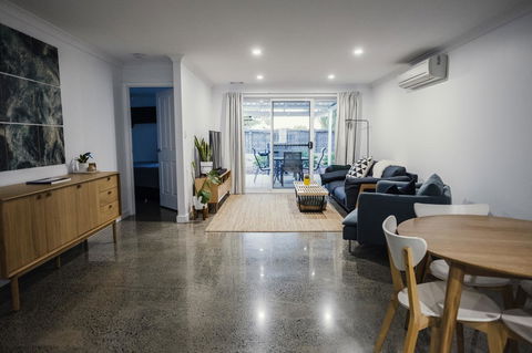 FortyTwo - Oceanside Retreat Busselton - Accommodation Port Hedland 0