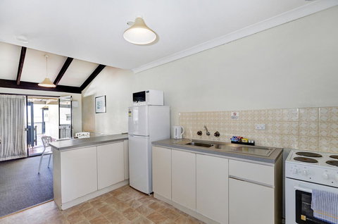 West Beach Lagoon 123 - Location & Views!!! - Accommodation Port Hedland 10
