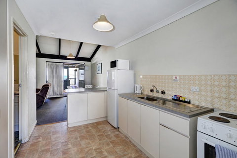 West Beach Lagoon 123 - Location & Views!!! - Accommodation Port Hedland 5