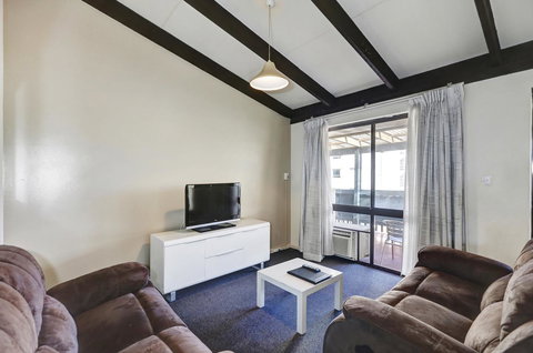 West Beach Lagoon 123 - Location & Views!!! - Accommodation Port Hedland 6