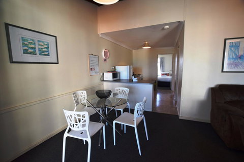 West Beach Lagoon 123 - Location & Views!!! - Accommodation Port Hedland 7