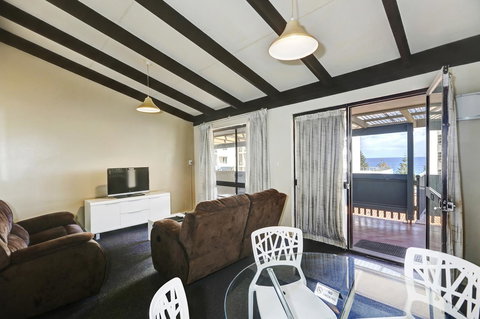 West Beach Lagoon 123 - Location & Views!!! - Accommodation Port Hedland 11