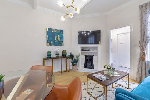 Heritage Townhouse Near Harbour Bridge - Accommodation Port Hedland 17