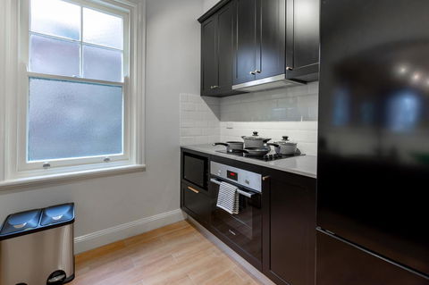 Heritage Townhouse Near Harbour Bridge - Accommodation Port Hedland 21
