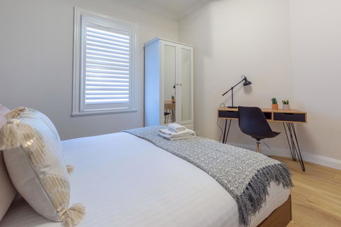 Heritage Townhouse Near Harbour Bridge - Accommodation Port Hedland 6