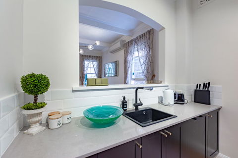Heritage Townhouse Near Harbour Bridge - Accommodation Port Hedland 35