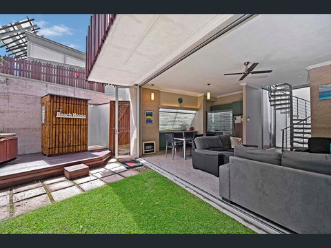 Crescent Head Spa Villa - Accommodation Port Hedland 10