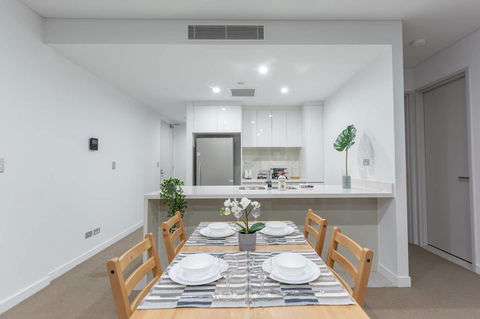 Inner City Stylish Apt Walk To Green Square - Accommodation Port Hedland 4