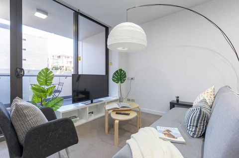 Inner City Stylish Apt Walk To Green Square - Accommodation Port Hedland 1