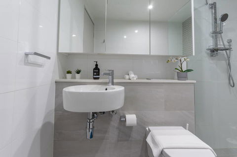 Inner City Stylish Apt Walk To Green Square - Accommodation Port Hedland 3