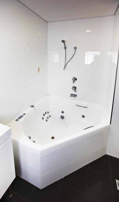 Jesmond Executive Villas - Accommodation Port Hedland 37