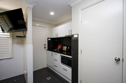 Jesmond Executive Villas - Accommodation Port Hedland 39