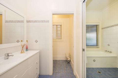Colonial Court Villas - Accommodation Port Hedland 6