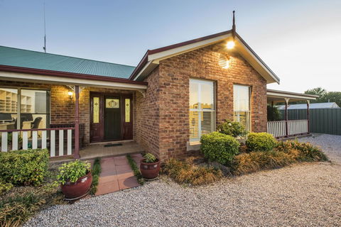 Colonial Court Villas - Accommodation Port Hedland 1