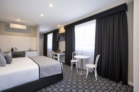 CH Boutique Hotel & Apartments, Ascend Hotel Collection - Accommodation Port Hedland 3