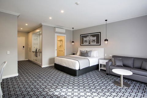 CH Boutique Hotel & Apartments, Ascend Hotel Collection - Accommodation Port Hedland 0