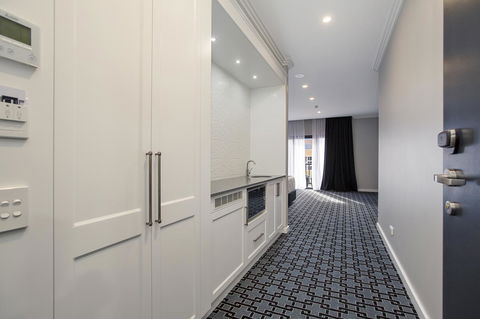 CH Boutique Hotel & Apartments, Ascend Hotel Collection - Accommodation Port Hedland 6