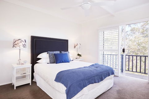 Bright And Spacious Family Home With Leafy Deck - Accommodation Port Hedland 1