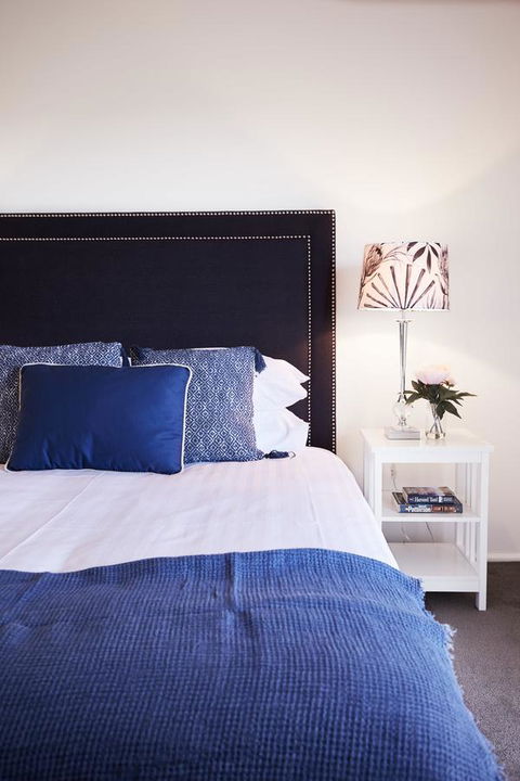 Bright And Spacious Family Home With Leafy Deck - Accommodation Port Hedland 7