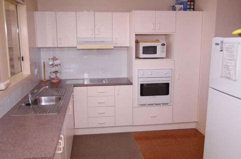 Bellhaven 2, 17 Willow Street - Accommodation Port Hedland 0