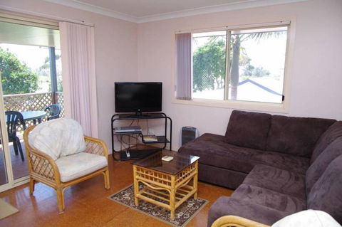 Bellhaven 2, 17 Willow Street - Accommodation Port Hedland 1