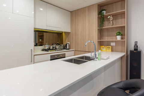 Japanese Style Waterfront Apt Wt Rooftop Pool - Accommodation Port Hedland 9