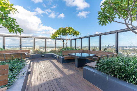 Japanese Style Waterfront Apt Wt Rooftop Pool - Accommodation Port Hedland 11