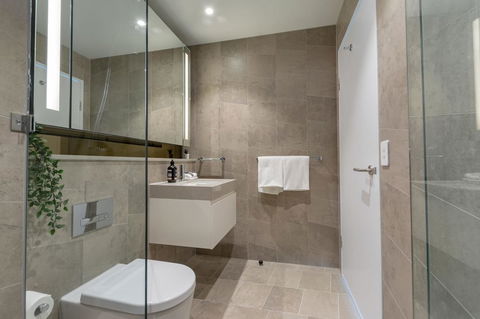 High Rise Apt In Heart Of Sydney Wt Harbour View - Accommodation Port Hedland 15