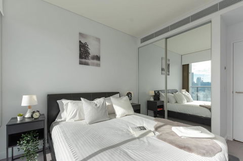 High Rise Apt In Heart Of Sydney Wt Harbour View - Accommodation Port Hedland 7