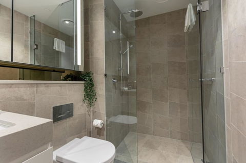 High Rise Apt In Heart Of Sydney Wt Harbour View - Accommodation Port Hedland 2