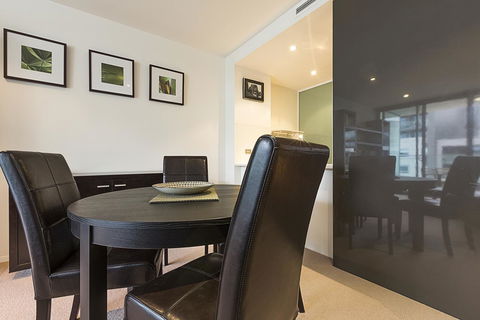 Lakefront 116 Kingston ACT - Accommodation Port Hedland 13