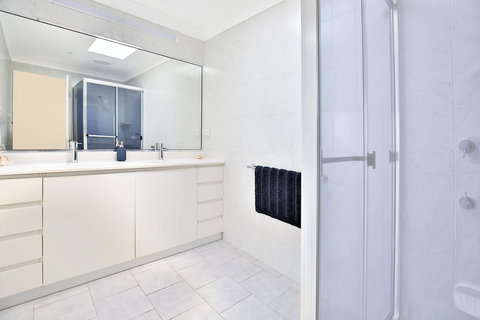 Neptune I Absolute Beachfront I Stunning Views - Accommodation Port Hedland 20