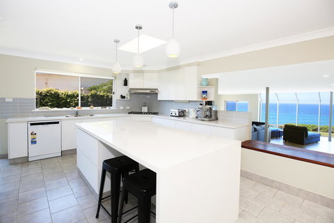 Neptune I Absolute Beachfront I Stunning Views - Accommodation Port Hedland 10