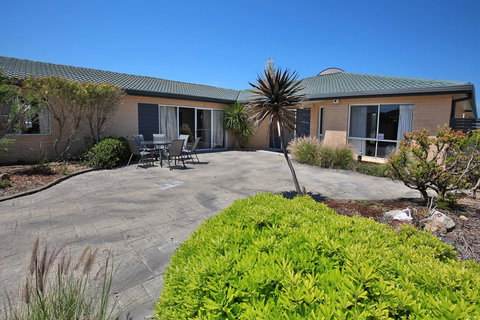 Neptune I Absolute Beachfront I Stunning Views - Accommodation Port Hedland 30