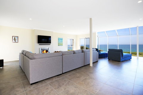 Neptune I Absolute Beachfront I Stunning Views - Accommodation Port Hedland 3