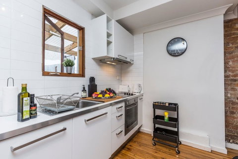 Chippendale Â· Quaint 1880â€™s Sydney Chippendale Terrace House - Accommodation Port Hedland 8