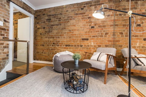 Chippendale Â· Quaint 1880â€™s Sydney Chippendale Terrace House - Accommodation Port Hedland 3