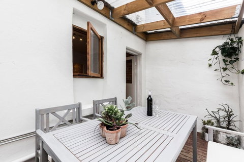 Chippendale Â· Quaint 1880â€™s Sydney Chippendale Terrace House - Accommodation Port Hedland 7