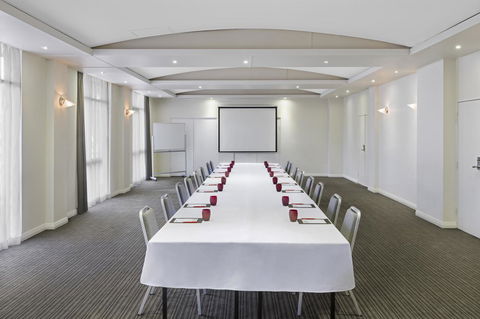 Mercure Newcastle - Accommodation Port Hedland 25