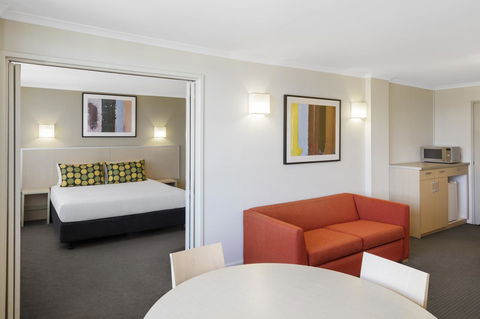 Mercure Newcastle - Accommodation Port Hedland 9