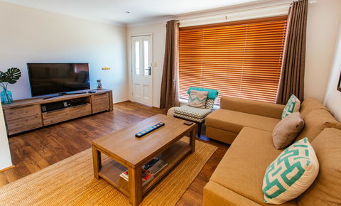 Sunbaker Pet Friendly Awards Finalist 4 Mins Walk To Culburra Beach - Accommodation Port Hedland 7