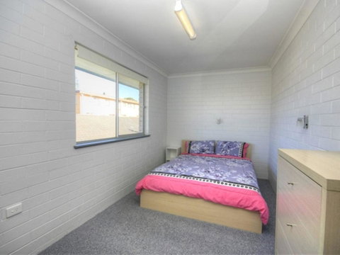 45 Wharf Street - Whole House - Accommodation Port Hedland 9