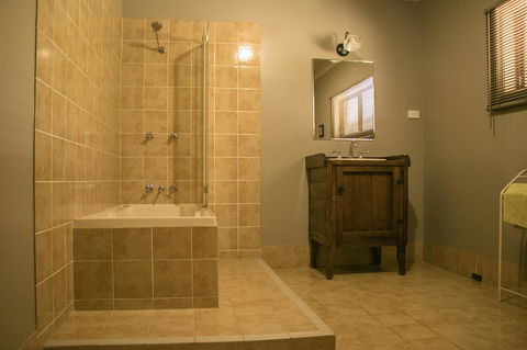 Ironstone Estate Lovedale - Accommodation Port Hedland 10