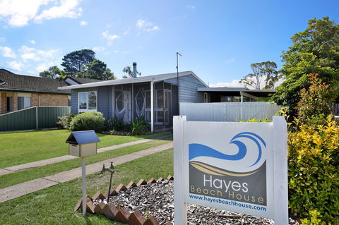 Hayes Beach House I Award Winner I 4 Mins To Beach - Accommodation Port Hedland 22