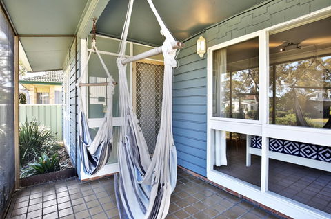 Hayes Beach House I Award Winner I 4 Mins To Beach - Accommodation Port Hedland 16