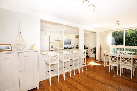 Hayes Beach House I Award Winner I 4 Mins To Beach - Accommodation Port Hedland 11